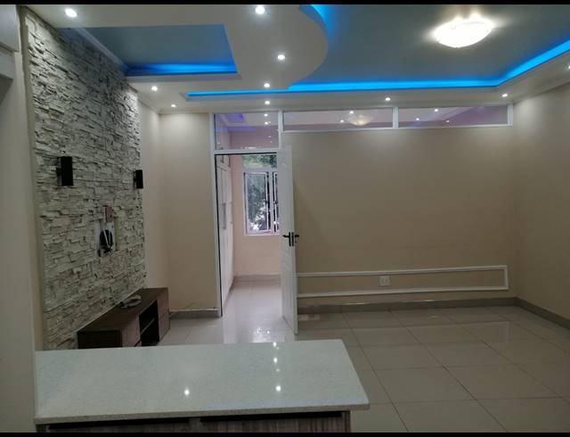 0.5 BEDROOM FLAT FOR SALE IN ESSENWOOD